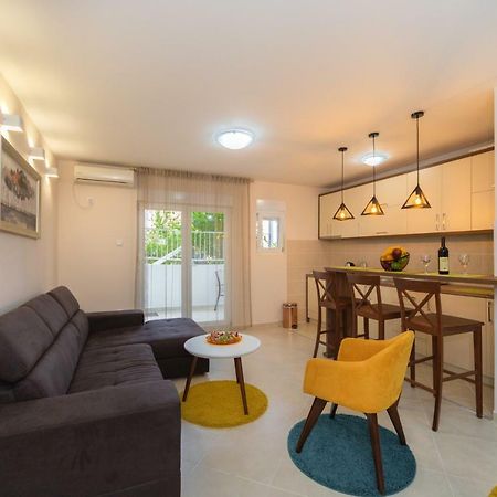 Apartmani Tref Petrovac Exteriör bild