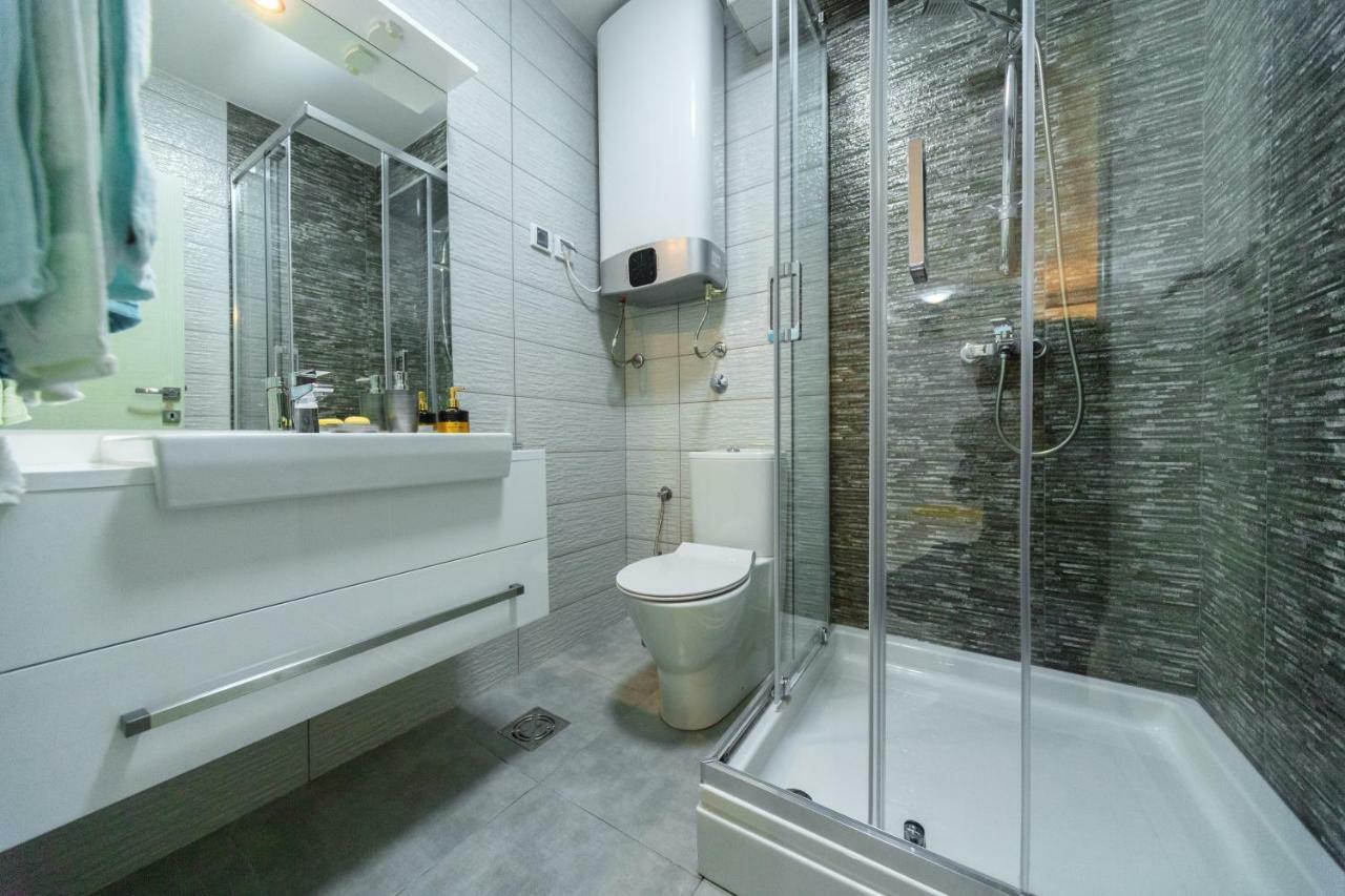 Apartmani Tref Petrovac Exteriör bild