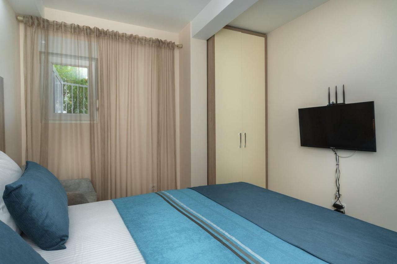 Apartmani Tref Petrovac Exteriör bild