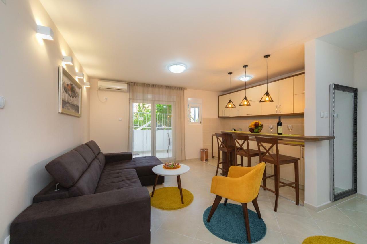 Apartmani Tref Petrovac Exteriör bild