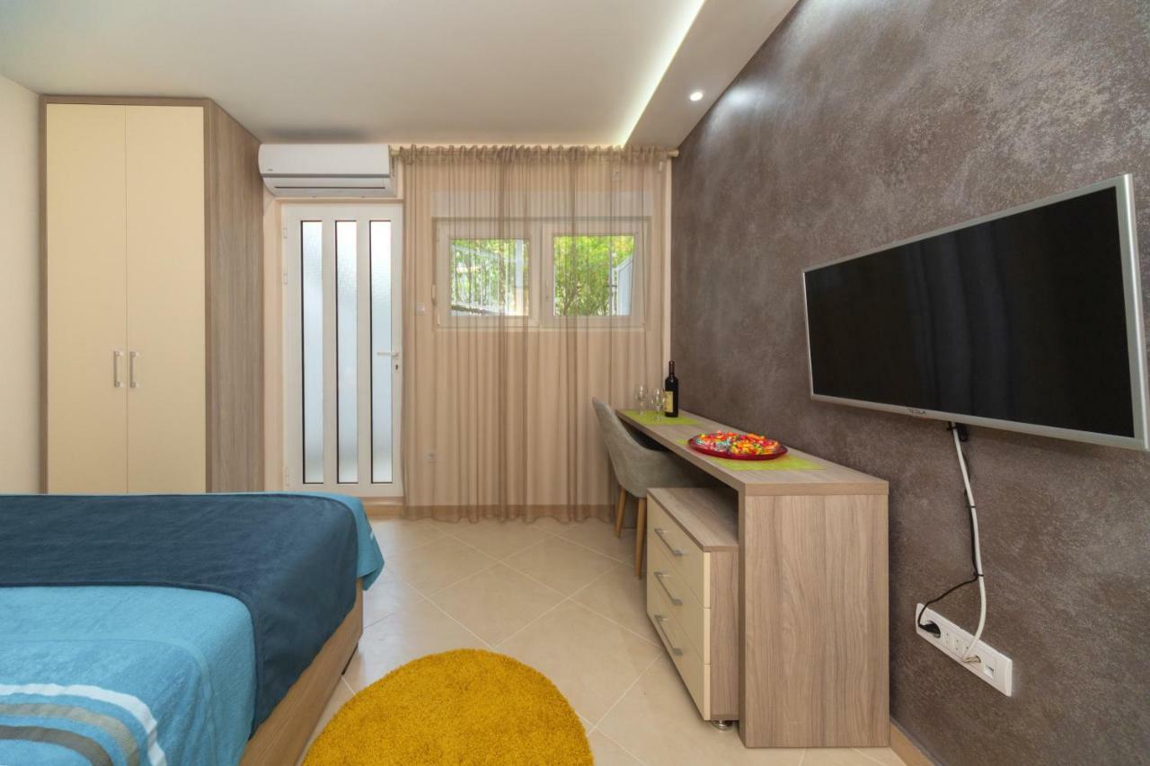 Apartmani Tref Petrovac Exteriör bild