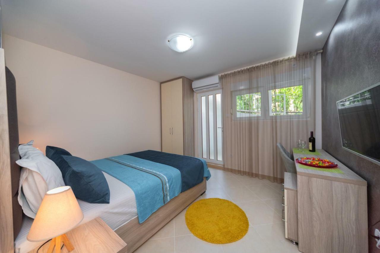 Apartmani Tref Petrovac Exteriör bild