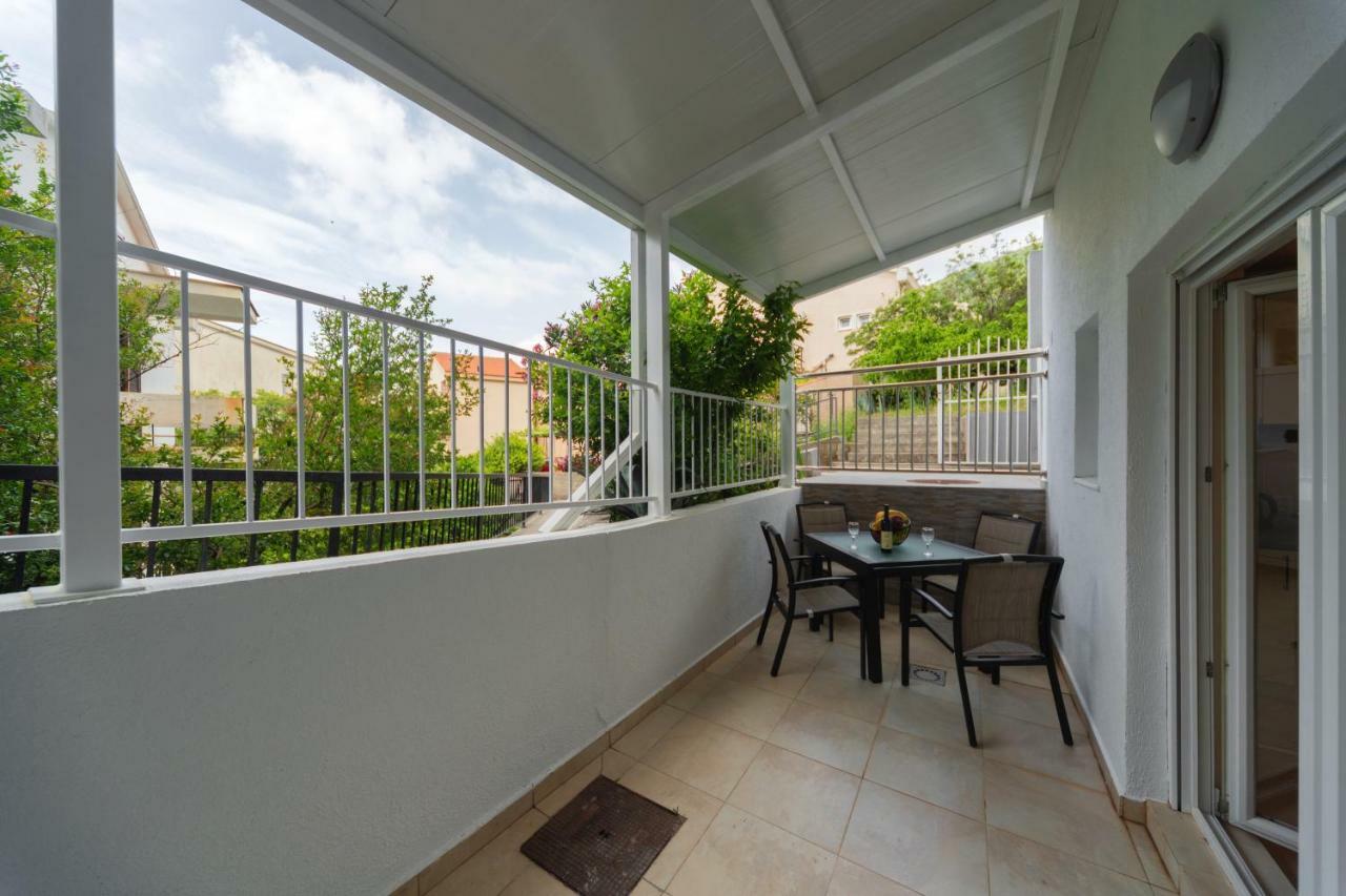 Apartmani Tref Petrovac Exteriör bild